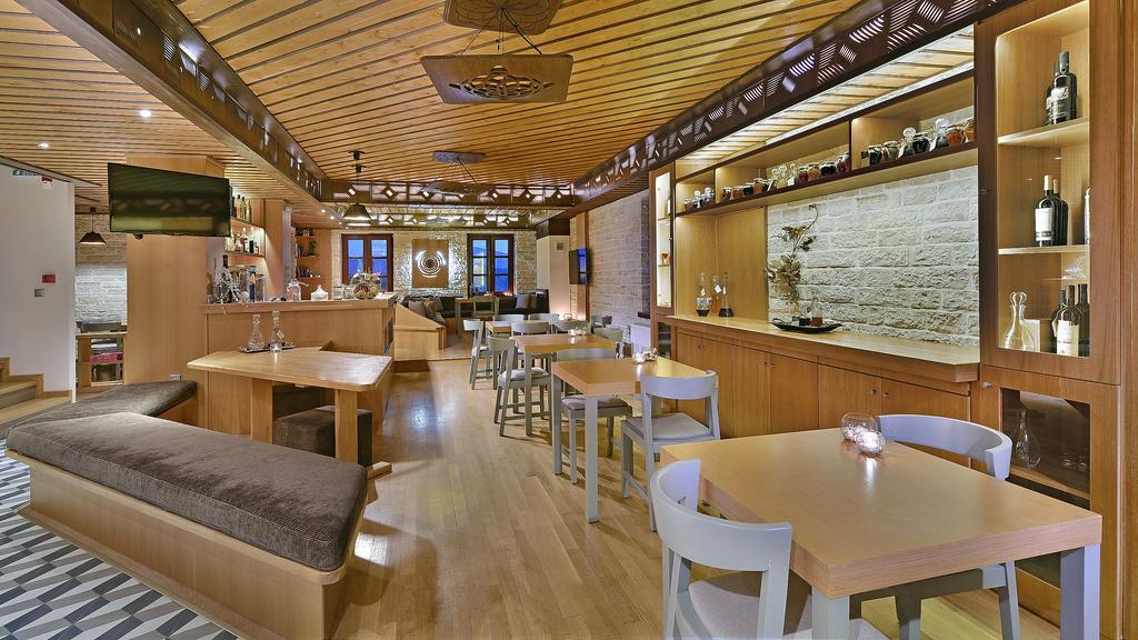 Dilofo Hotel Luxury Suites エクステリア 写真