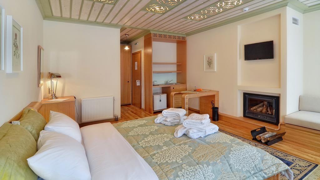 Dilofo Hotel Luxury Suites エクステリア 写真